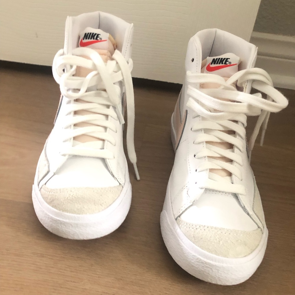 Womens 7 Nike Blazers pink